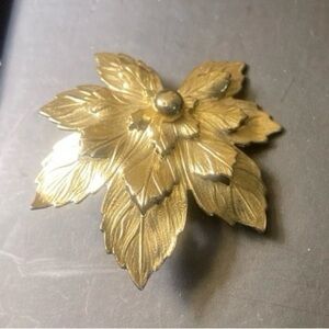 Gold Leaf Floral Brooch - Elegant Women s Jewelry